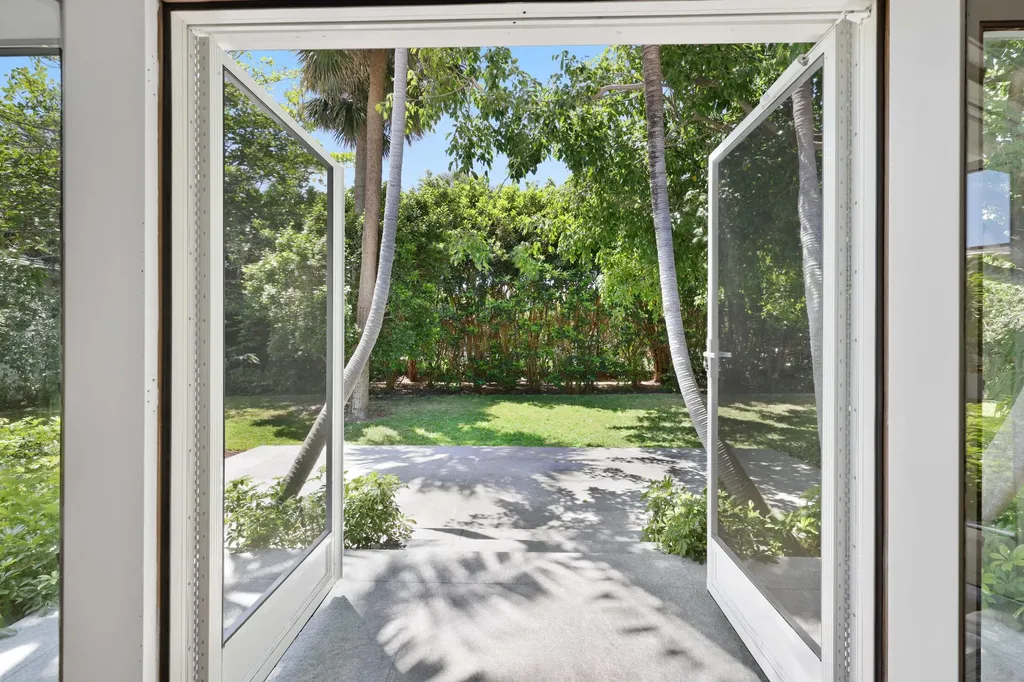 246 Merrain Road Palm Beach FL 33480
