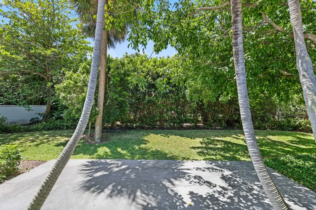 246 Merrain Road Palm Beach FL 33480