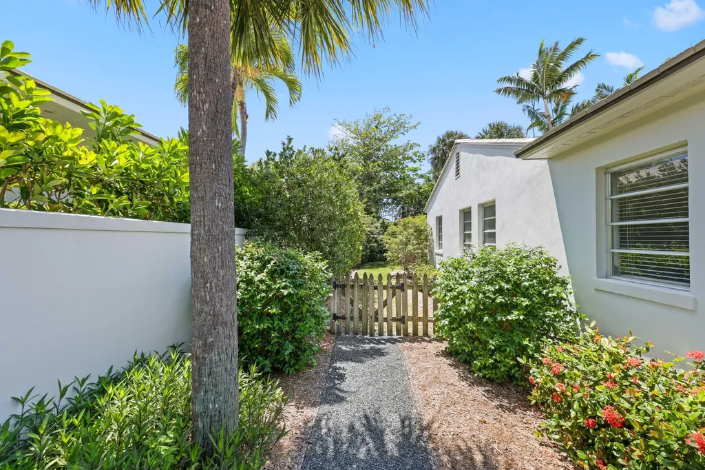 246 Merrain Road Palm Beach FL 33480