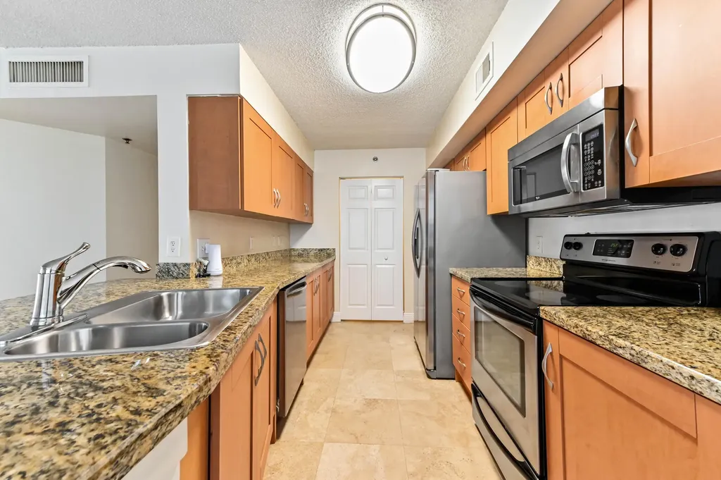 3237 Clint Moore Road Boca Raton FL 33496