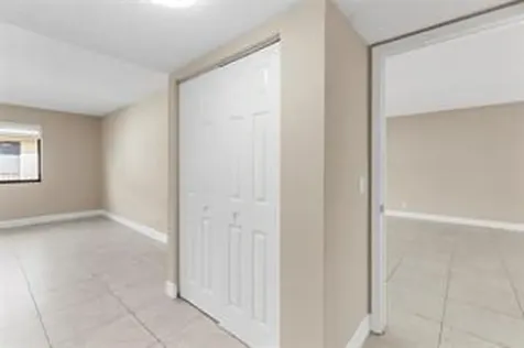 158 Lakeview Drive Weston FL 33326