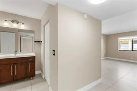 158 Lakeview Drive Weston FL 33326