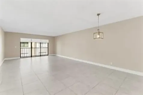 158 Lakeview Drive Weston FL 33326