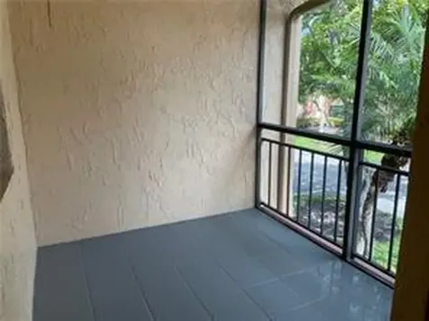 158 Lakeview Drive Weston FL 33326
