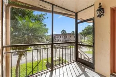 158 Lakeview Drive Weston FL 33326
