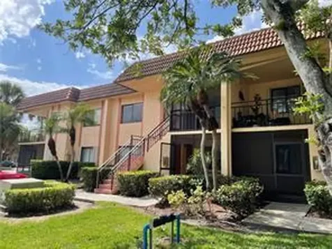 158 Lakeview Drive Weston FL 33326