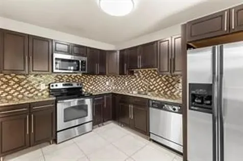 158 Lakeview Drive Weston FL 33326