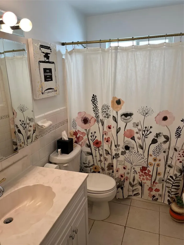 412 S Luna Court Hollywood FL 33021