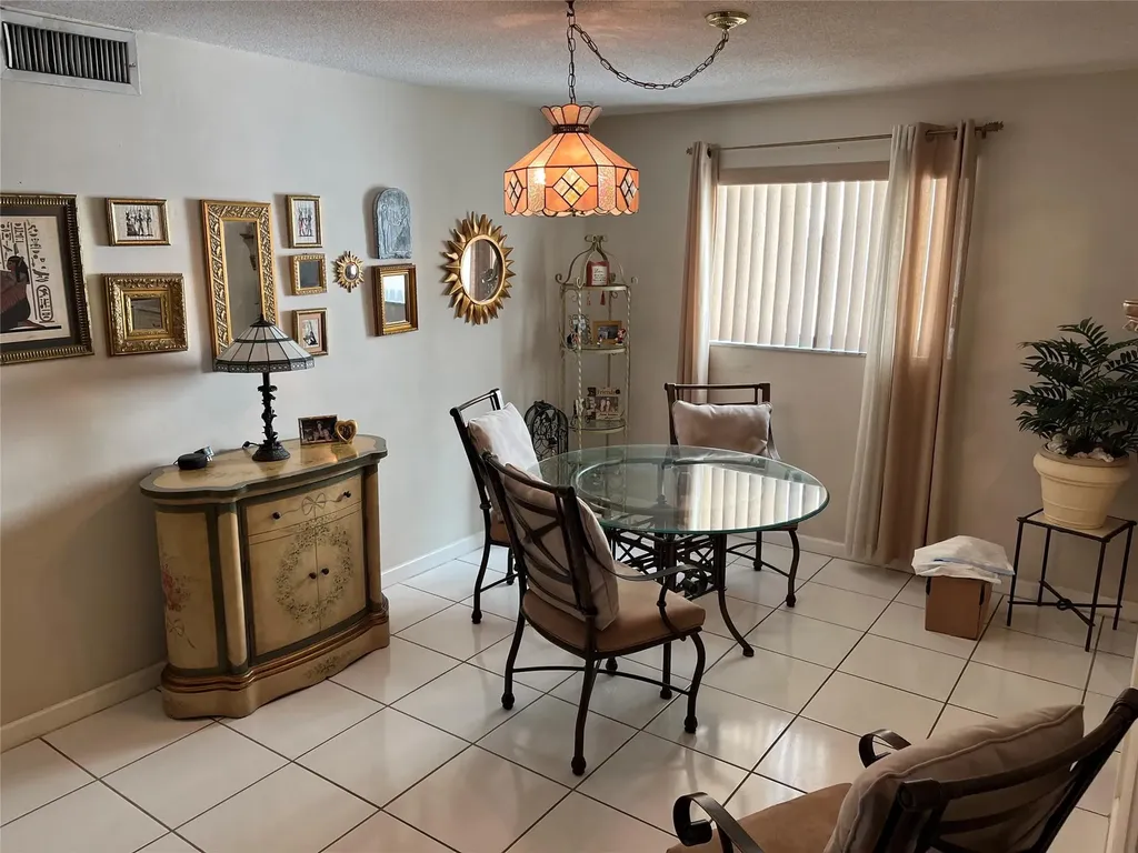 412 S Luna Court Hollywood FL 33021