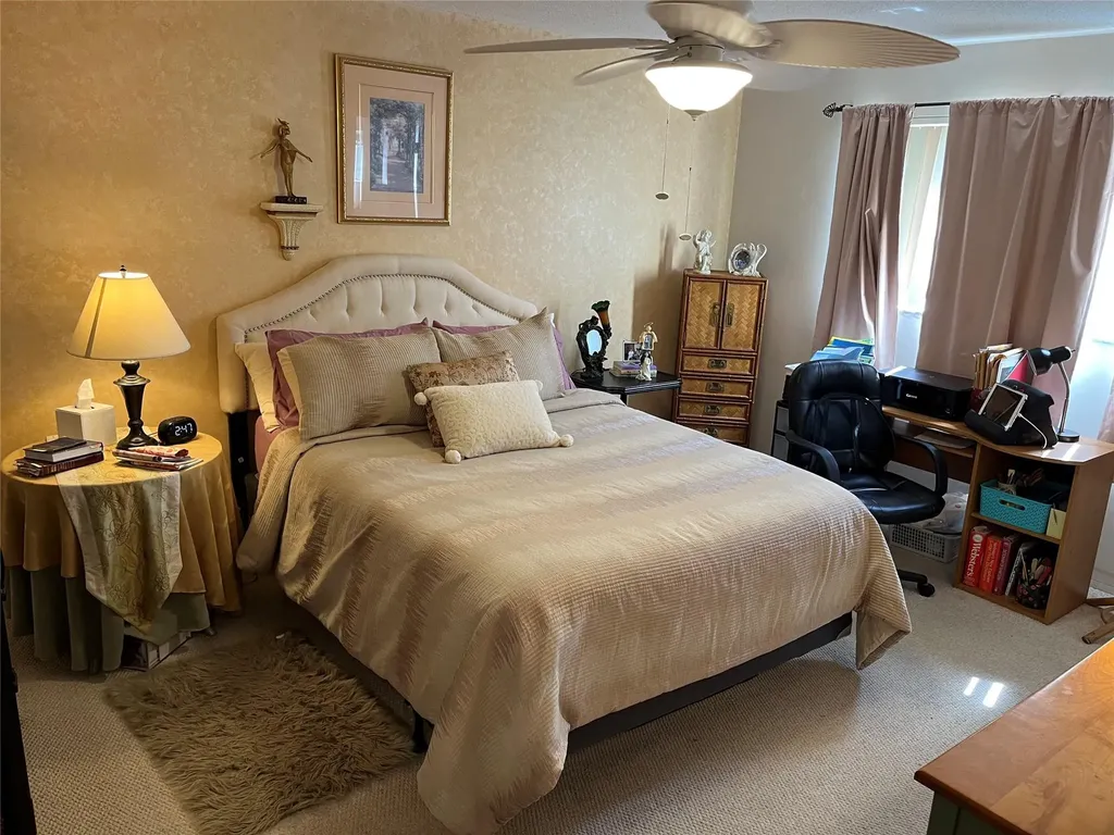 412 S Luna Court Hollywood FL 33021