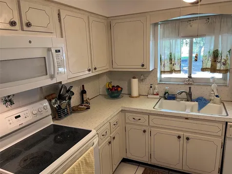 412 S Luna Court Hollywood FL 33021