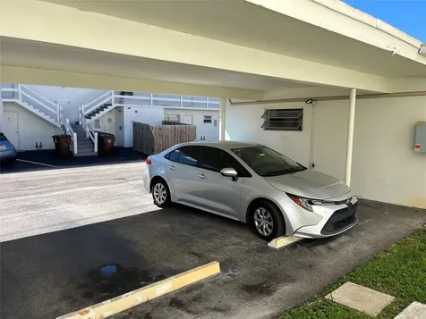 412 S Luna Court Hollywood FL 33021