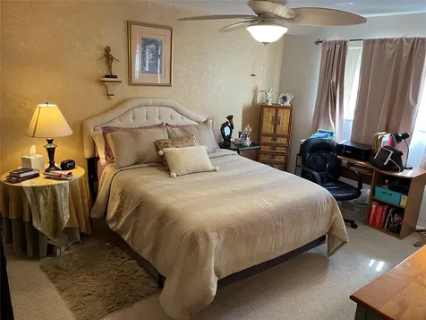 412 S Luna Court Hollywood FL 33021