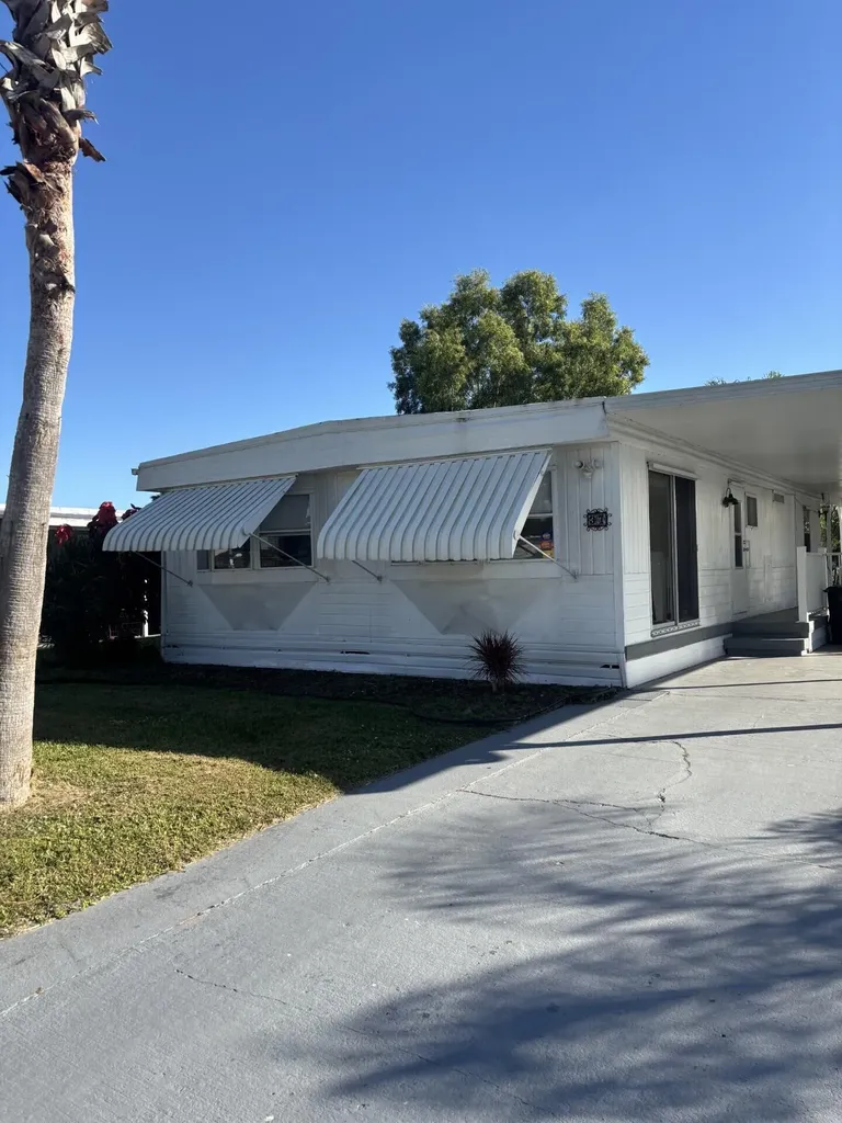 37 El Camino Real Port St Lucie FL 34952