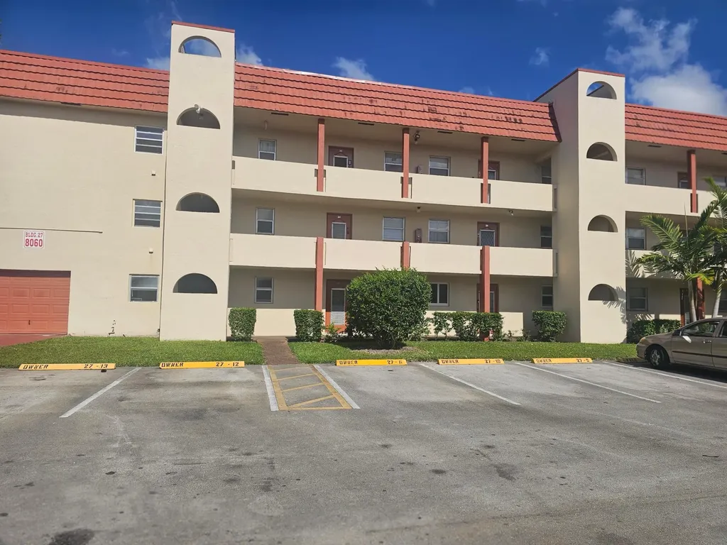 8060 Sunrise Lakes Drive E Sunrise FL 33322