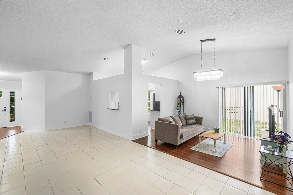 14 Ripley Way Boynton Beach FL 33426