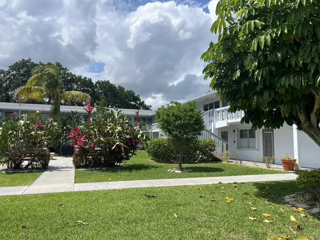 3 Islewood A Deerfield Beach FL 33442