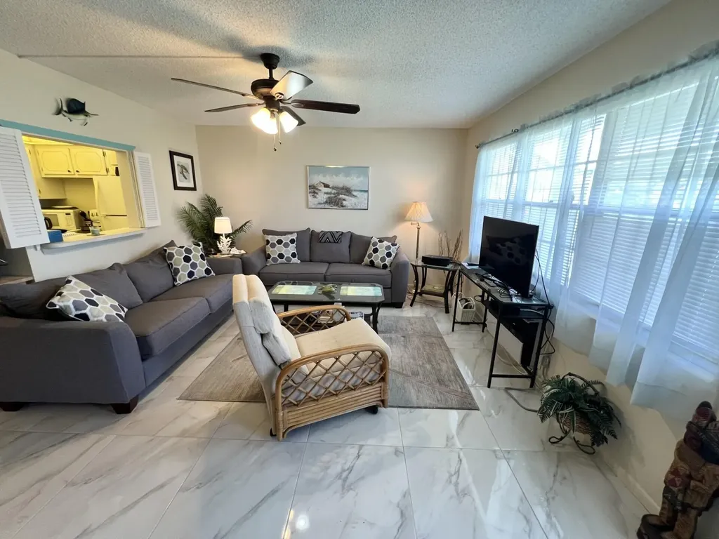 3 Islewood A Deerfield Beach FL 33442