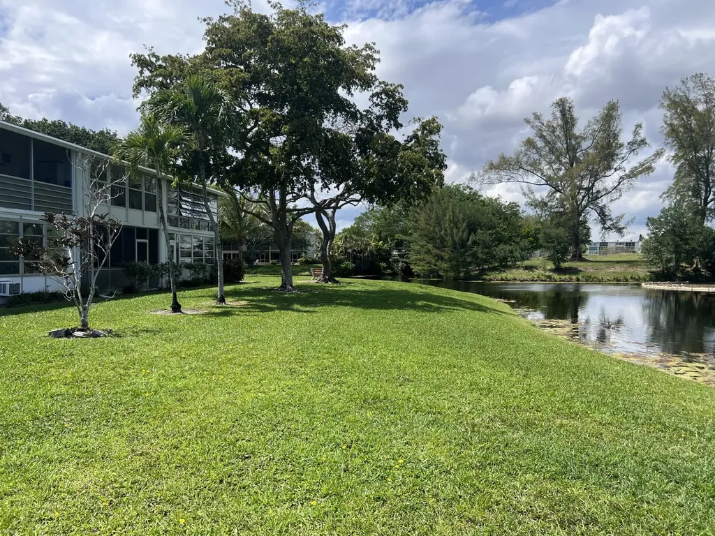 3 Islewood A Deerfield Beach FL 33442