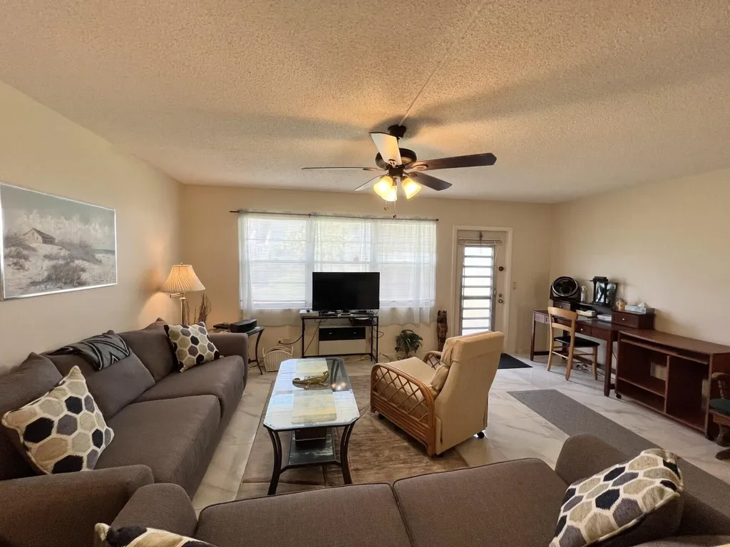 3 Islewood A Deerfield Beach FL 33442