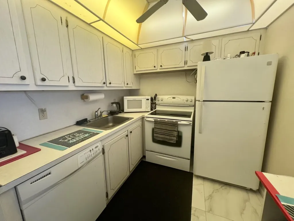 3 Islewood A Deerfield Beach FL 33442