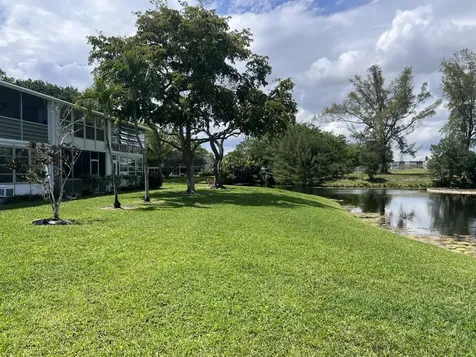 3 Islewood A Deerfield Beach FL 33442
