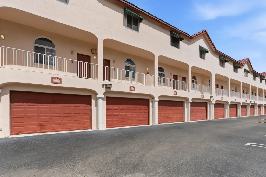 2445 NE 14th Street Pompano Beach FL 33062