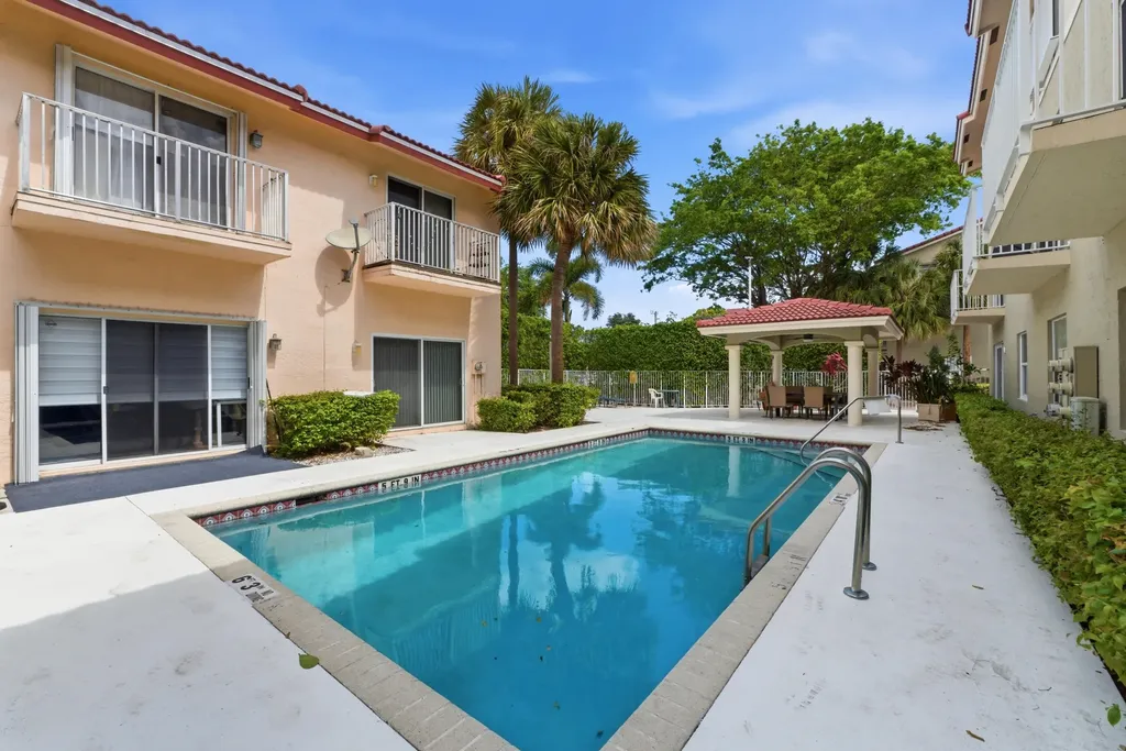 2445 NE 14th Street Pompano Beach FL 33062