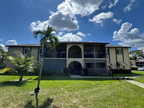5817 La Pinata Boulevard Greenacres FL 33463