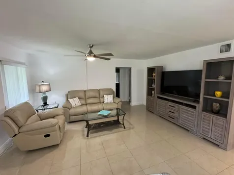 5817 La Pinata Boulevard Greenacres FL 33463