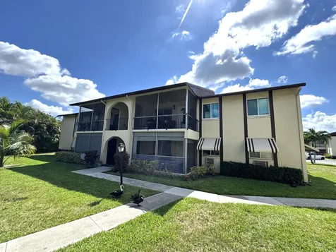 5817 La Pinata Boulevard Greenacres FL 33463