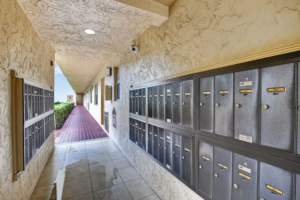 3001 W Rolling Hills Circle Davie FL 33328