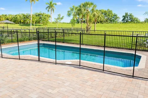 19105 NE 8th Court Miami FL 33179