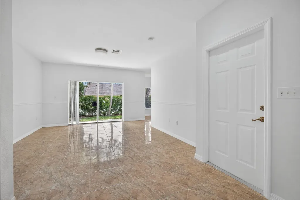 513 Talia Circle Palm Springs FL 33461