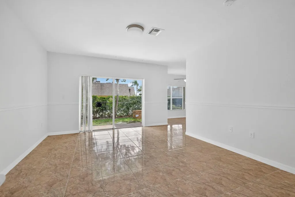 513 Talia Circle Palm Springs FL 33461