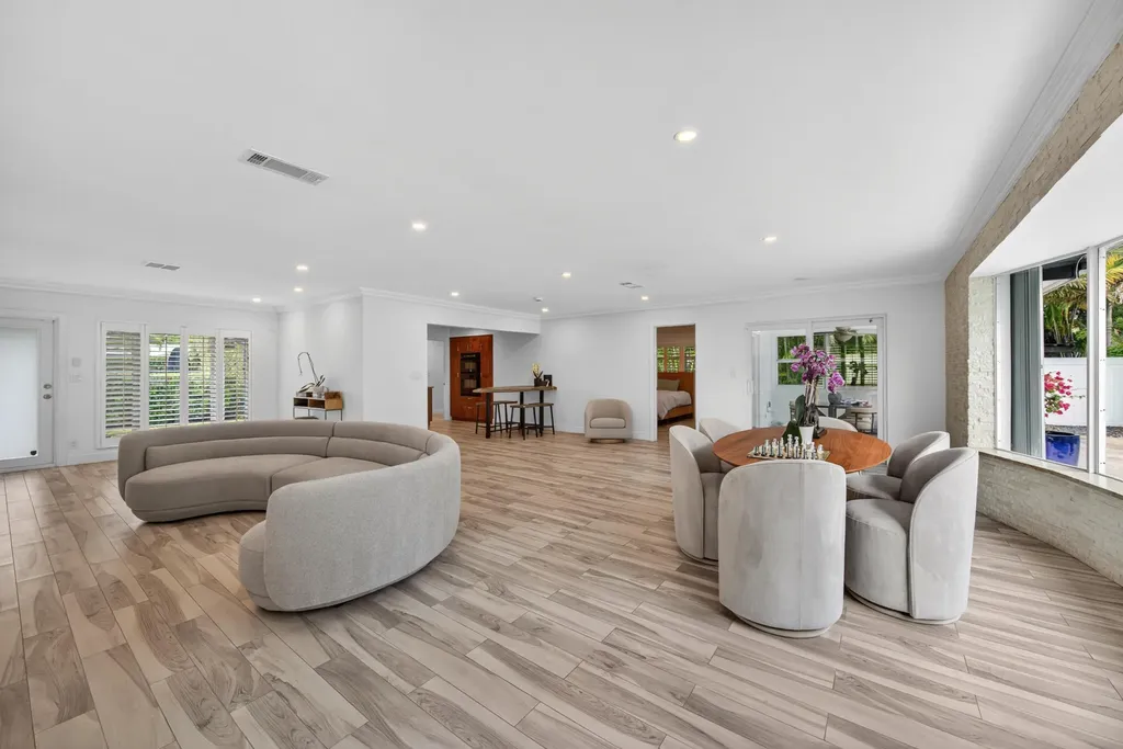 850 W Camino Real Boca Raton FL 33486