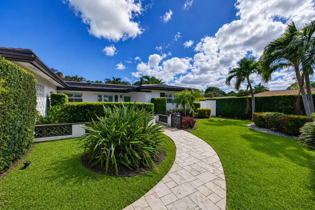 850 W Camino Real Boca Raton FL 33486