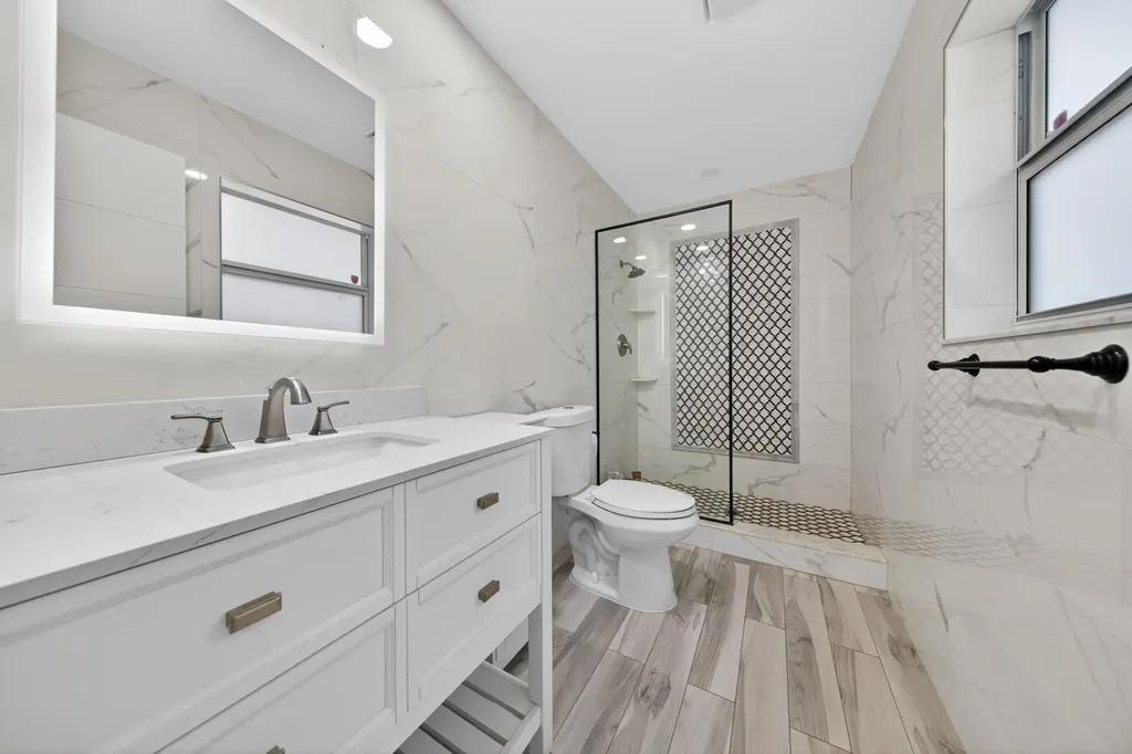 850 W Camino Real Boca Raton FL 33486
