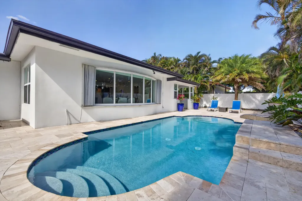 850 W Camino Real Boca Raton FL 33486