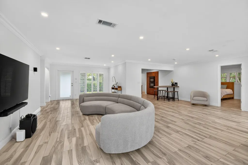 850 W Camino Real Boca Raton FL 33486