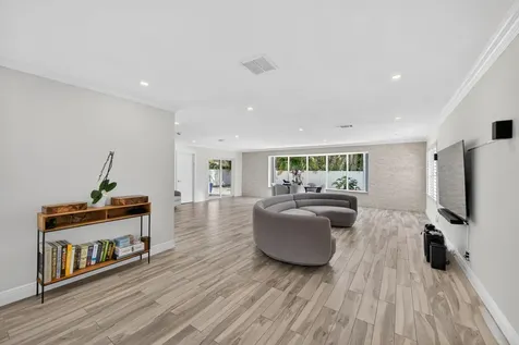 850 W Camino Real Boca Raton FL 33486