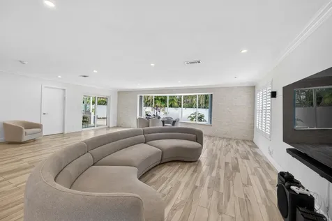 850 W Camino Real Boca Raton FL 33486