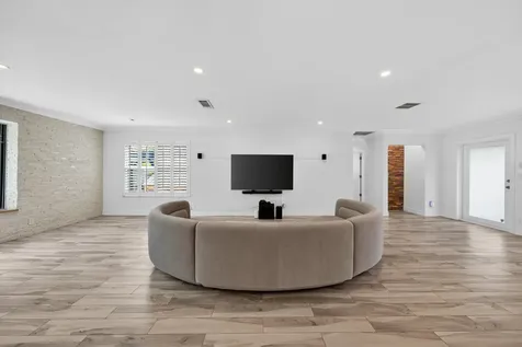 850 W Camino Real Boca Raton FL 33486
