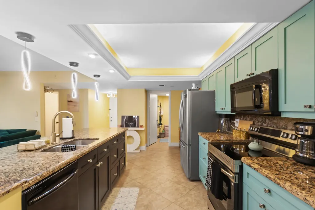500 Egret Circle Delray Beach FL 33444