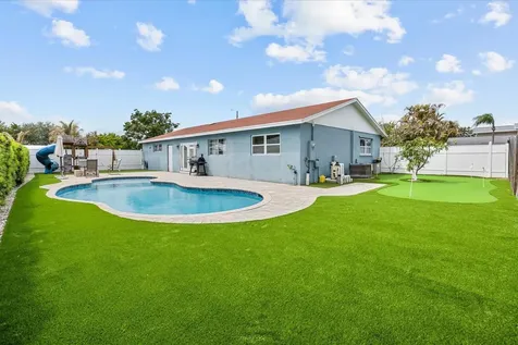 18945 SE Homewood Avenue Tequesta FL 33469