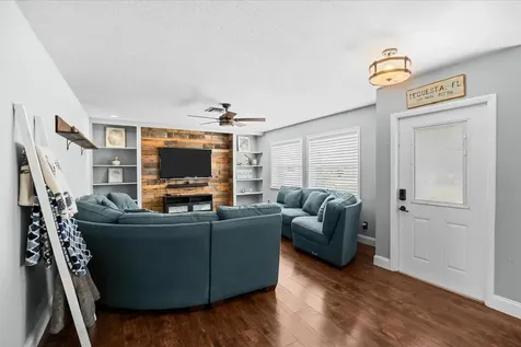 18945 SE Homewood Avenue Tequesta FL 33469