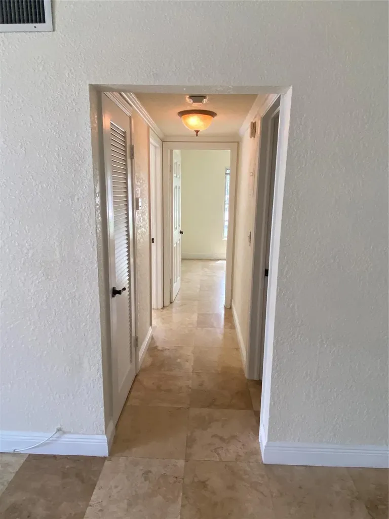2200 NE 66th Street Fort Lauderdale FL 33308