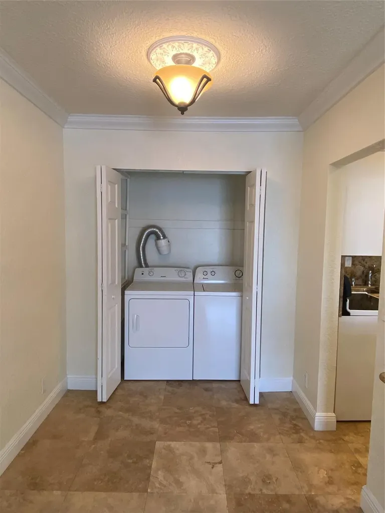 2200 NE 66th Street Fort Lauderdale FL 33308