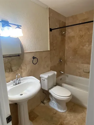 2200 NE 66th Street Fort Lauderdale FL 33308