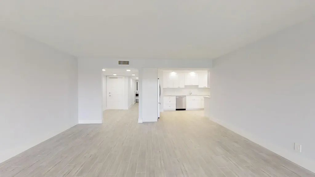 3980 Oaks Clubhouse Drive Pompano Beach FL 33069